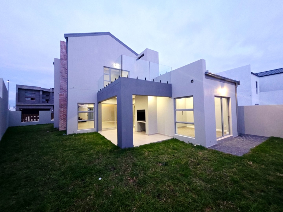 4 Bedroom Property for Sale in Sandown Western Cape